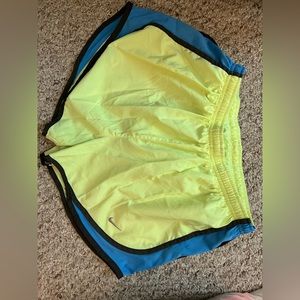 Nike dri fit shorts size M